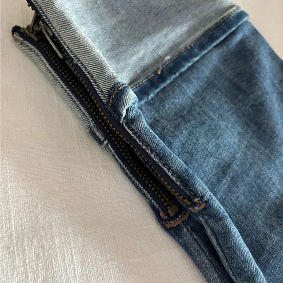 Rock & Republic Skinny Ankle Jeans - Picture 4 of 10